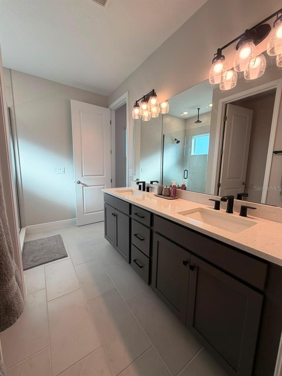 HAMLIN POINTE - Residential