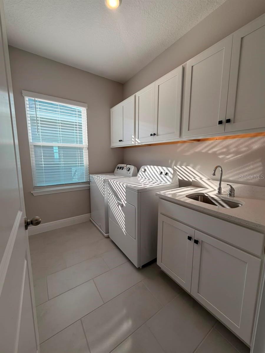 HAMLIN POINTE - Residential