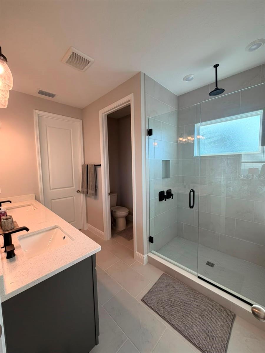 HAMLIN POINTE - Residential