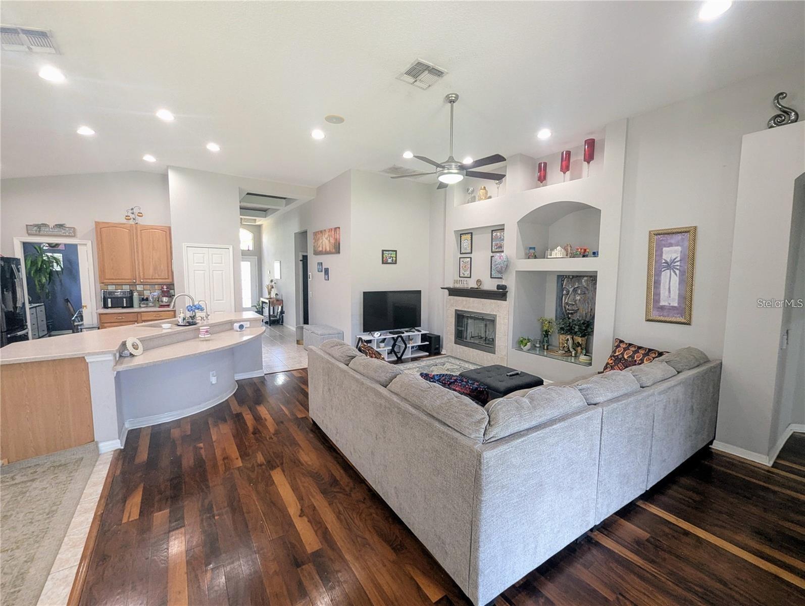 MANDOLIN PH 1 - Residential
