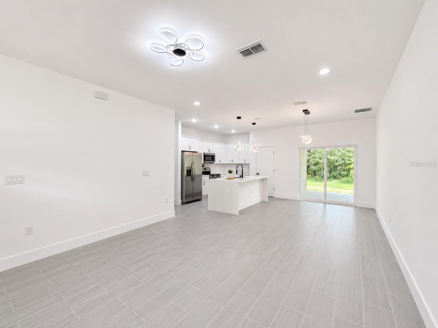 ORANGE CITY DELAND FARMS - Residential