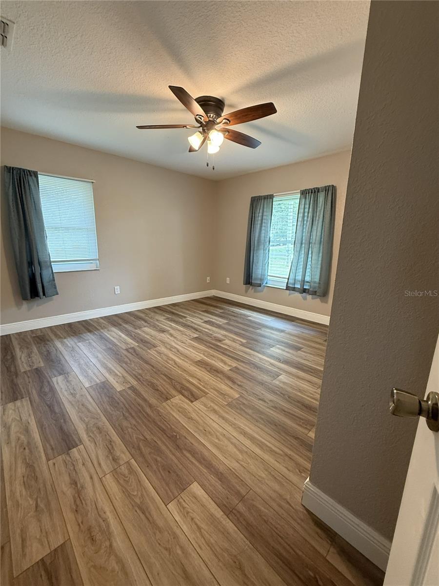 SILVER SPRINGS SHORES - Residential