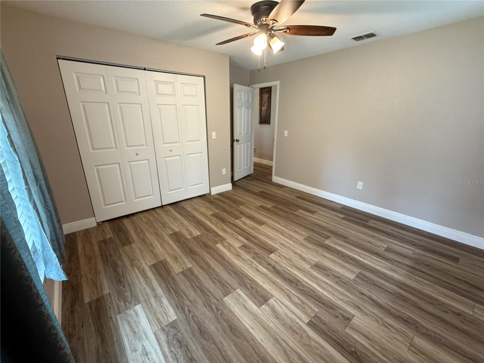 SILVER SPRINGS SHORES - Residential