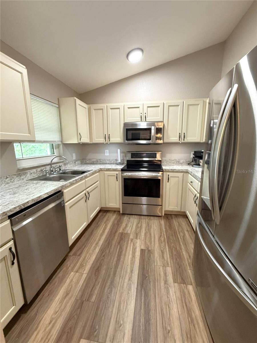 SILVER SPRINGS SHORES - Residential