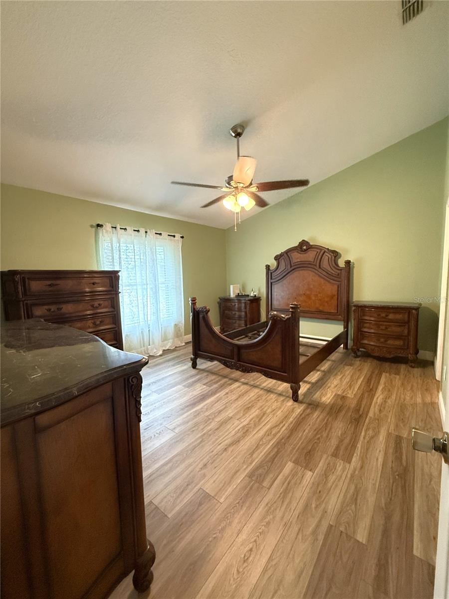SILVER SPRINGS SHORES - Residential