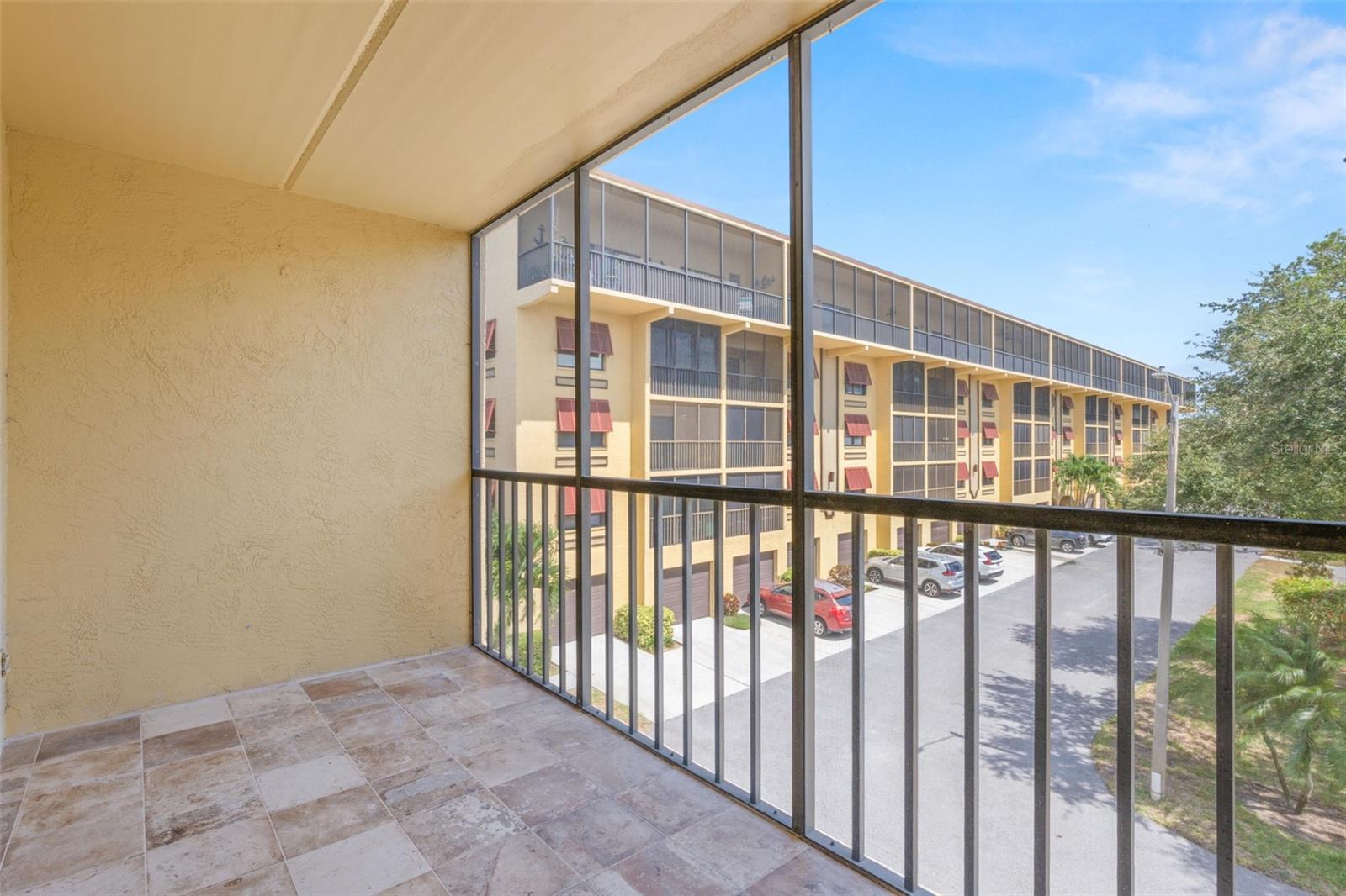 6000 PARK PLACE CONDO - Residential