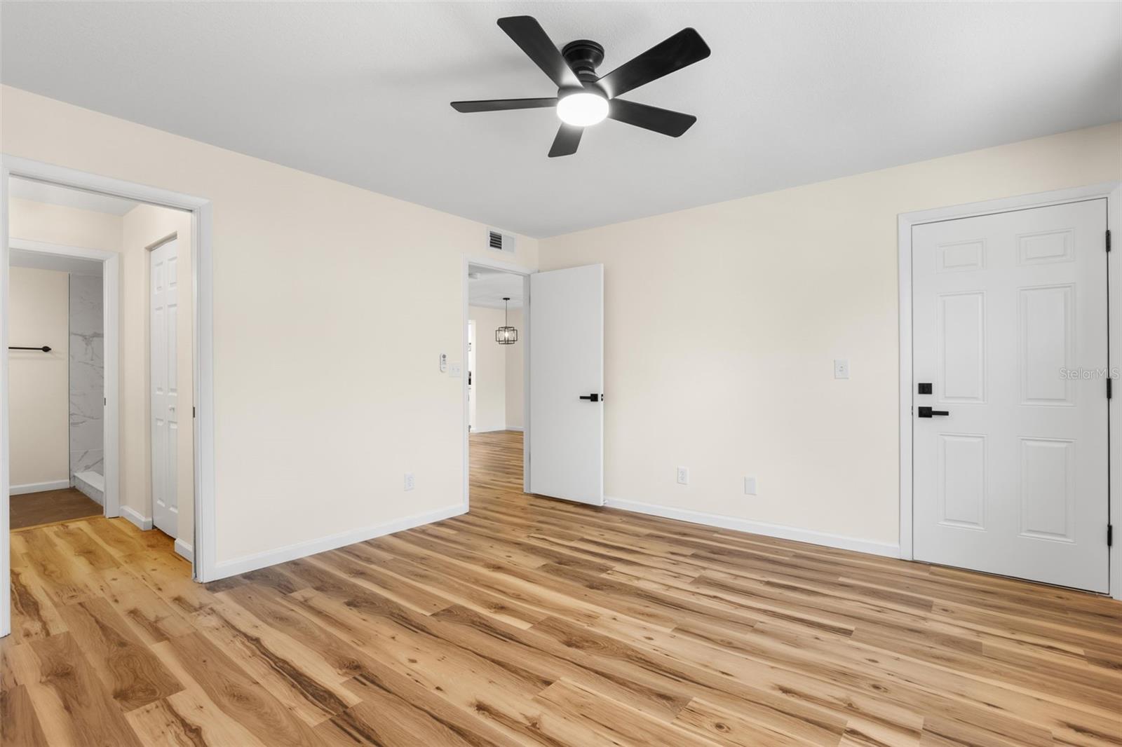 6000 PARK PLACE CONDO - Residential