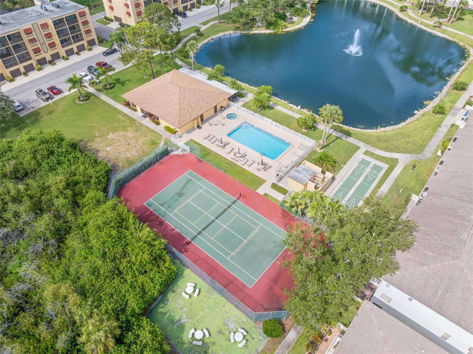 6000 PARK PLACE CONDO - Residential