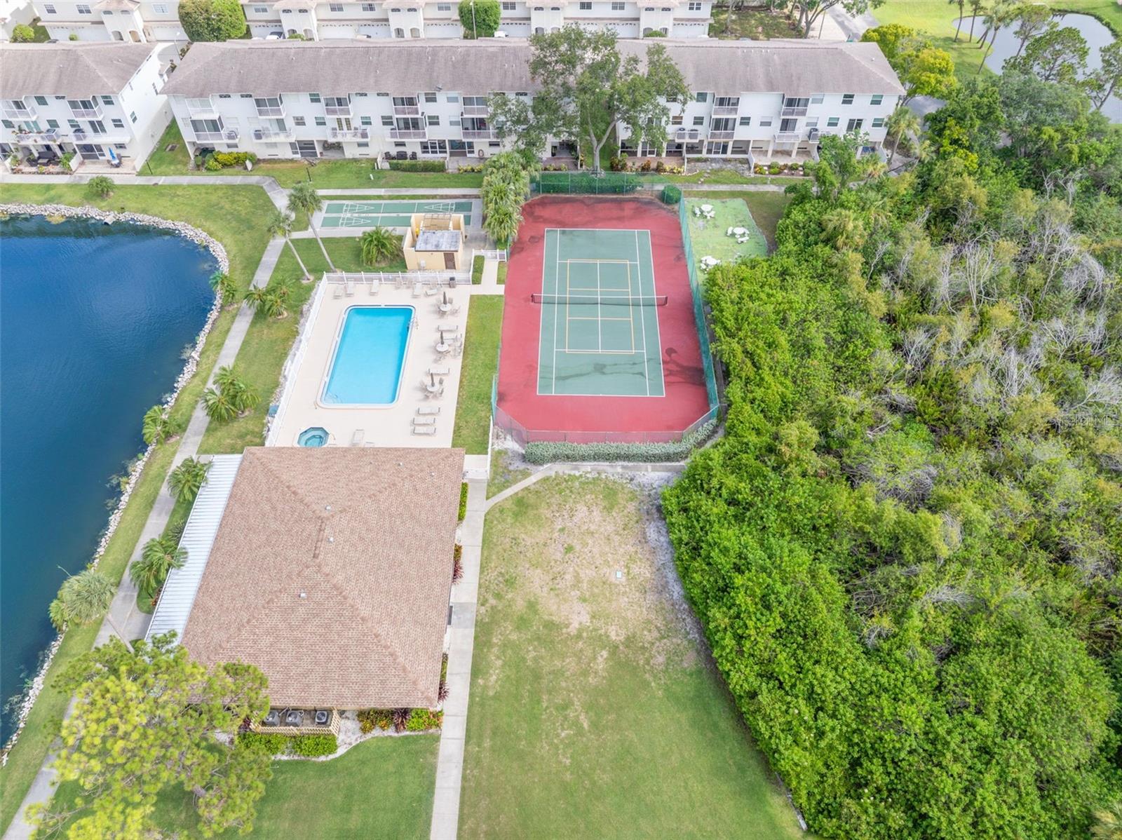 6000 PARK PLACE CONDO - Residential