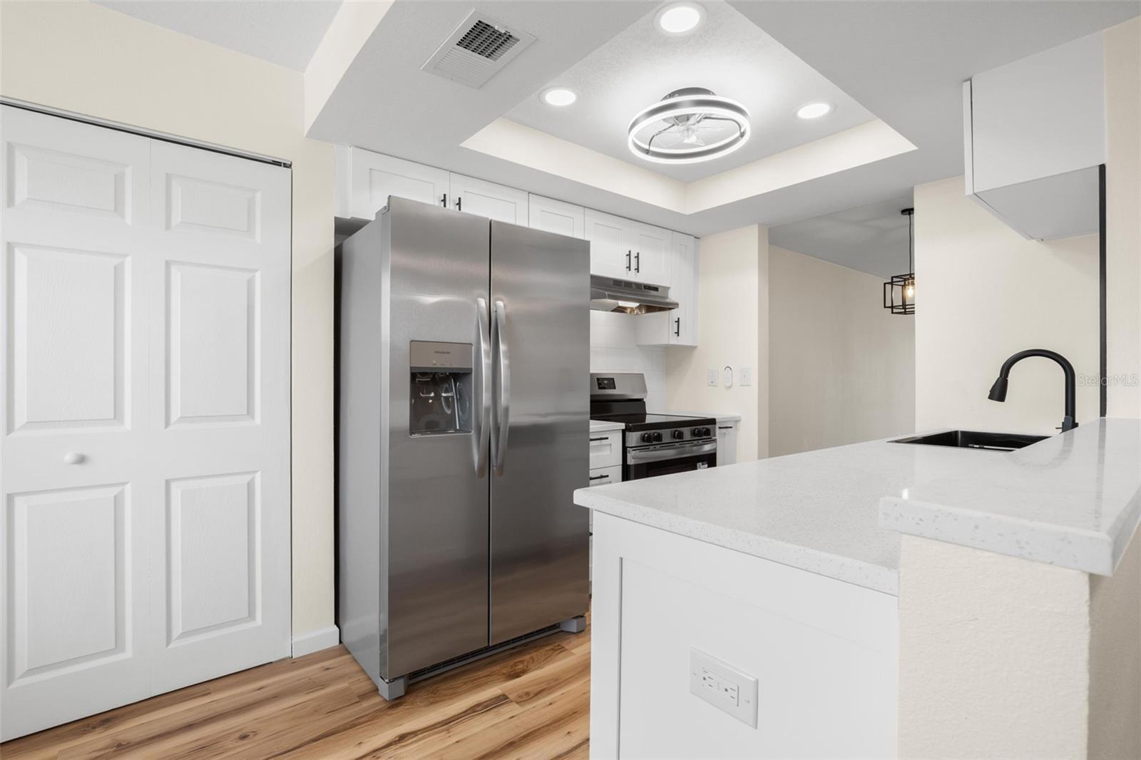 6000 PARK PLACE CONDO - Residential