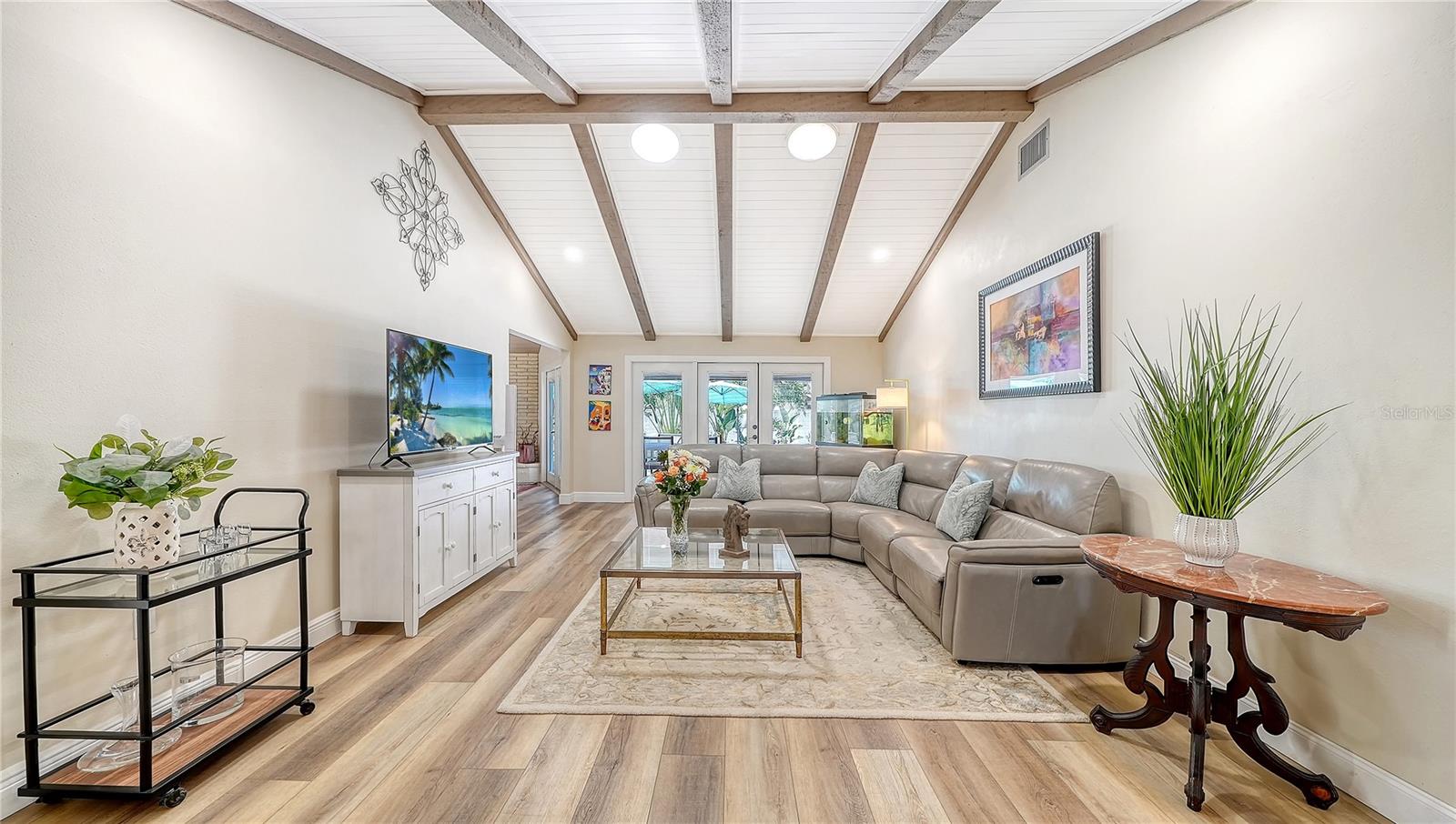 PINE MEADOW - Residential