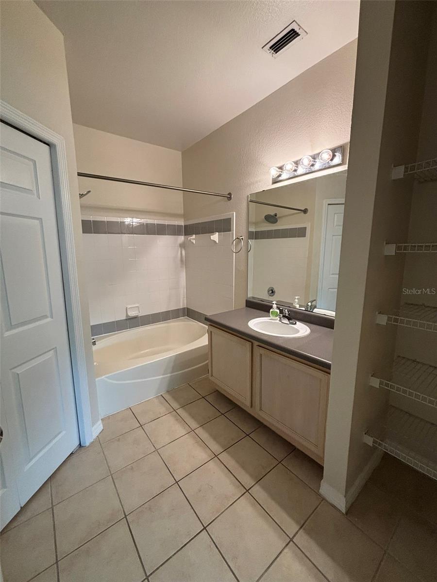 HAMPTONS/METROWEST - Residential Lease