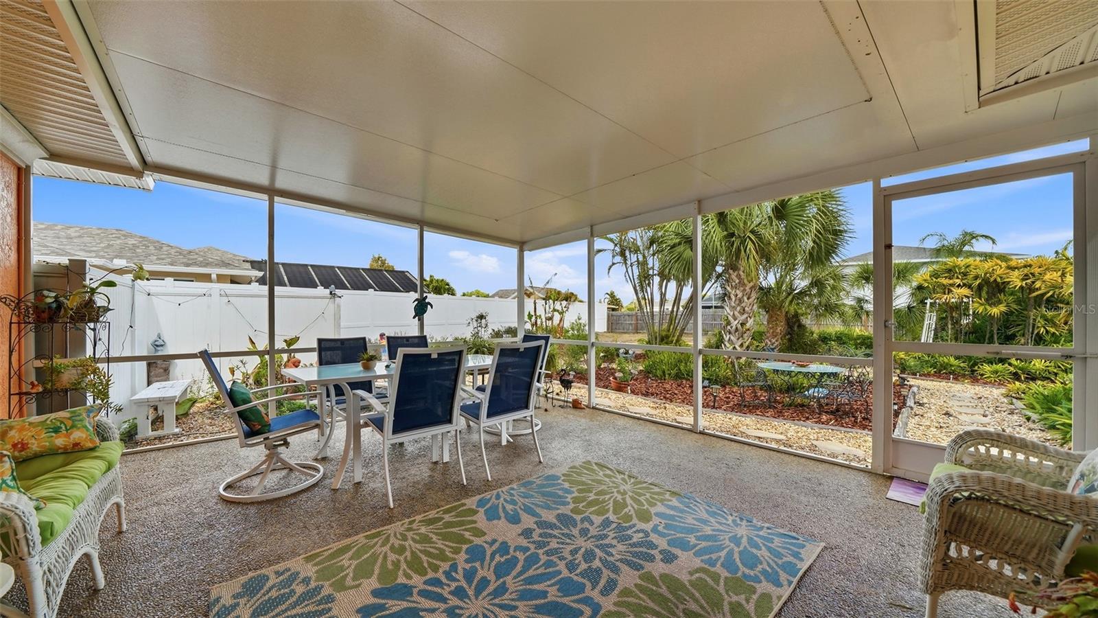 LAUREL VILLA - Residential