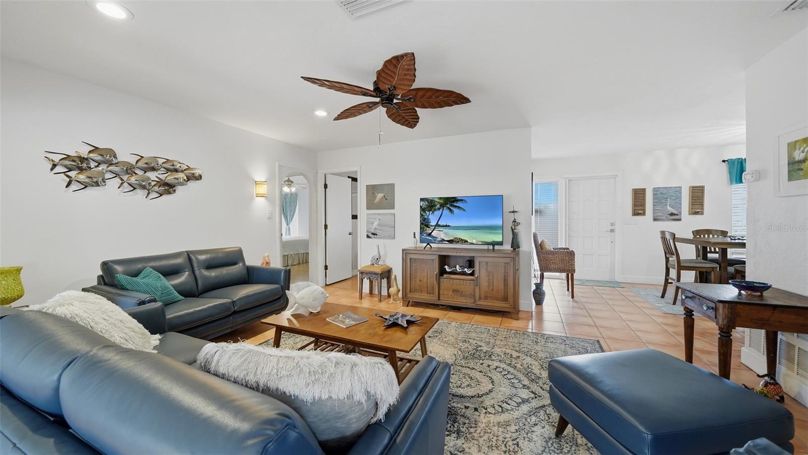 LAUREL VILLA - Residential