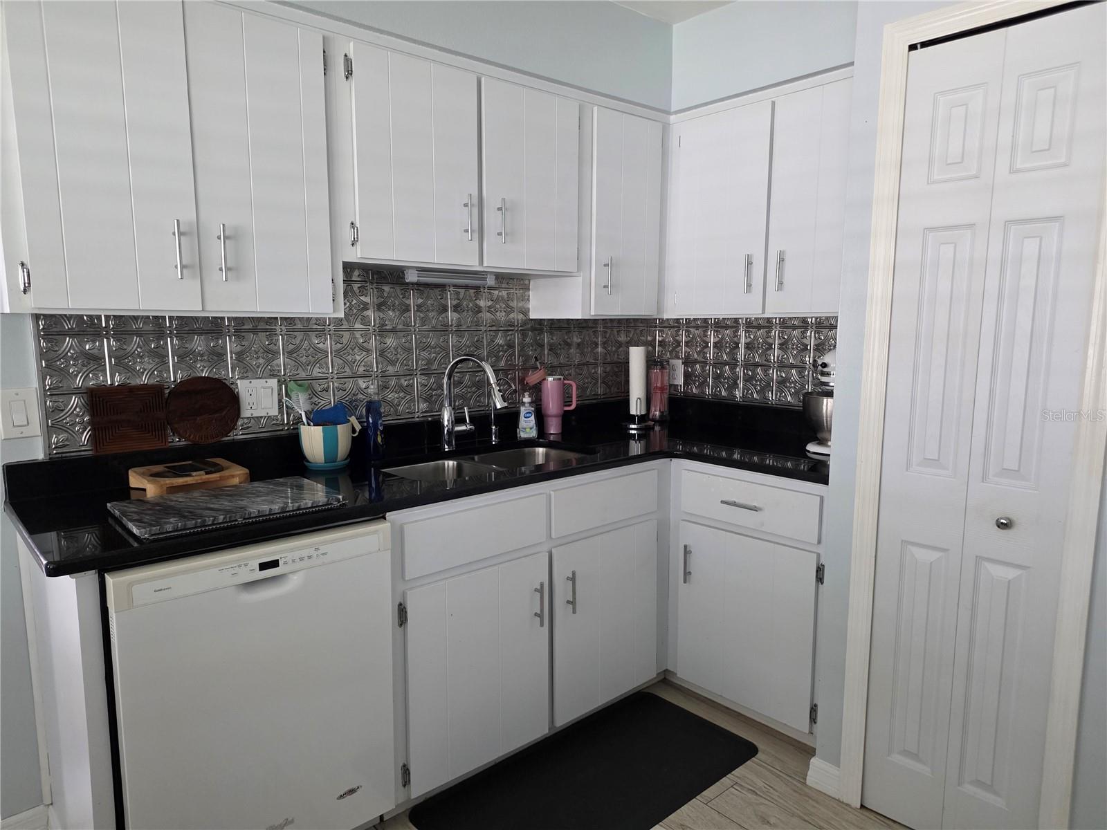 BVL UNIT 11 3RD ADD - Residential