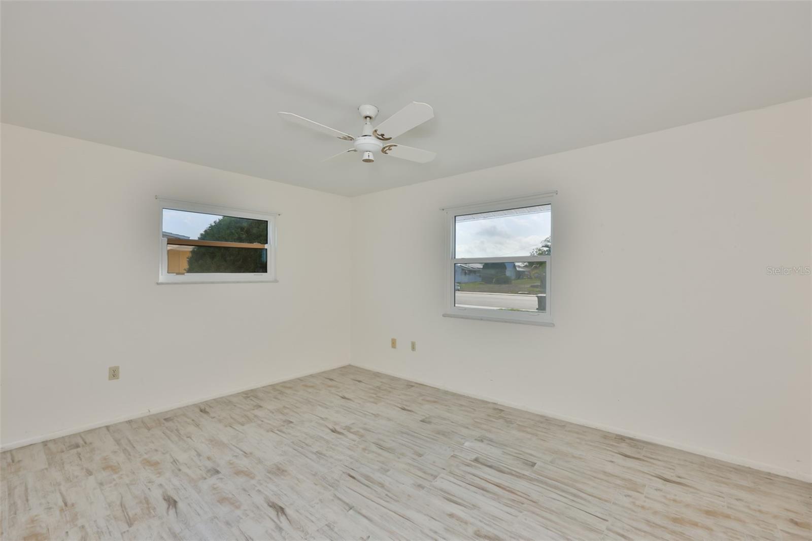 DEL WEBBS SUN CITY FLORIDA UN - Residential