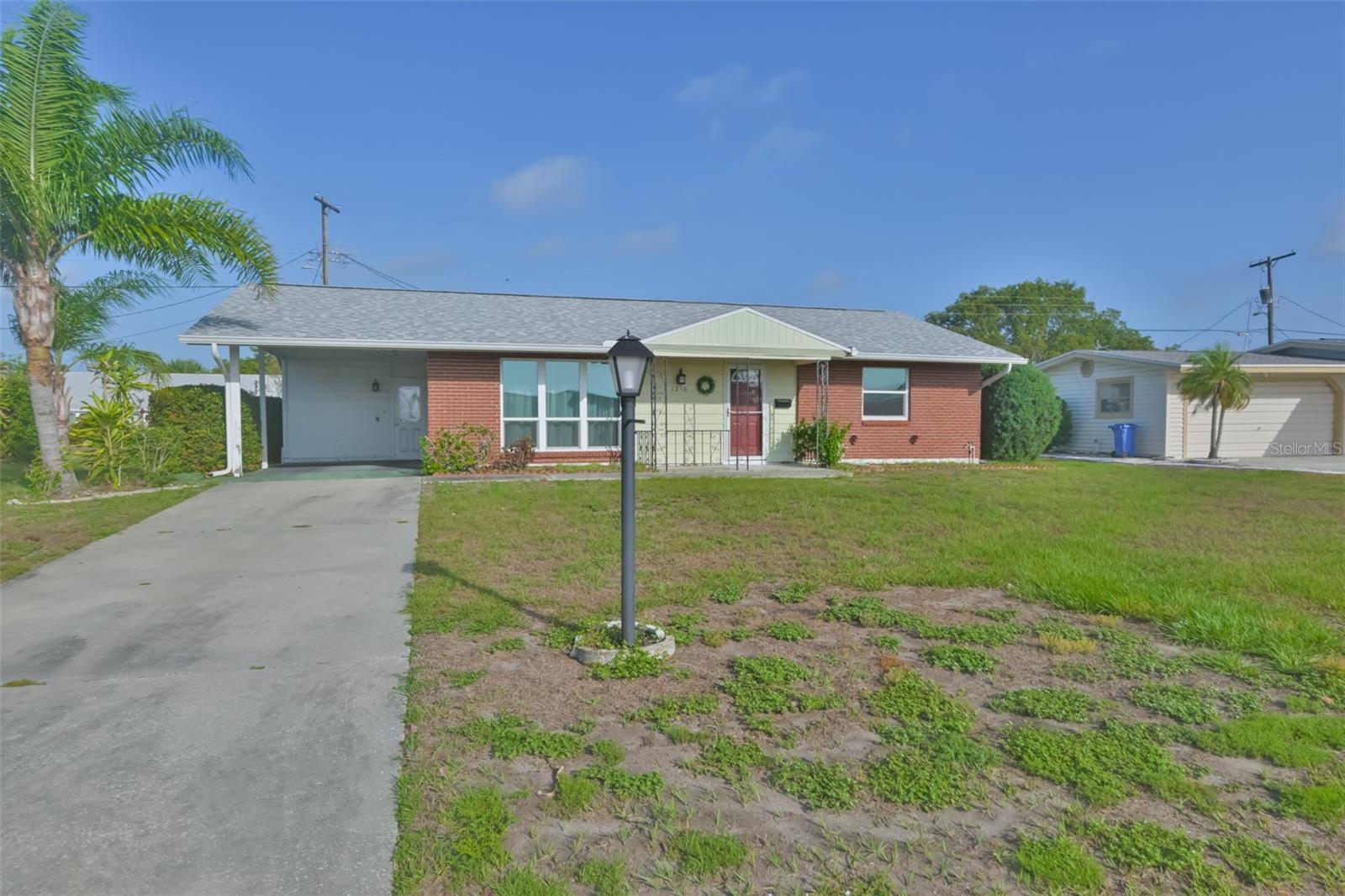 VERY NICE AND COZY HOME. NO WASTED SPACE. BRIGHTNESS GALORE THRU OUT ENTIRE HOUSE, SPACIOUS BEDROOMS. ADORABLE KITCHEN WITH MICROWAVE, STAINLESS STEEL APLIANCES, SPACIOUS ENOUGH FOR YOUR TOGETHERNESS COOKING. LIVING ROOM IS PERFECT FOR YOUR COMFORT AD ENJOYMENT AS YOU PARTAKE IN YOUR CONVERSATIONS FROM YOUR DINING ROOM.