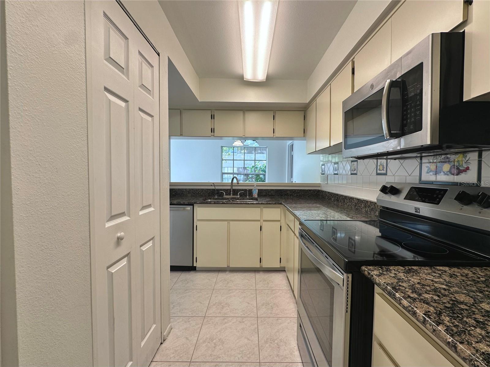 BONAVENTURE CONDO - Residential