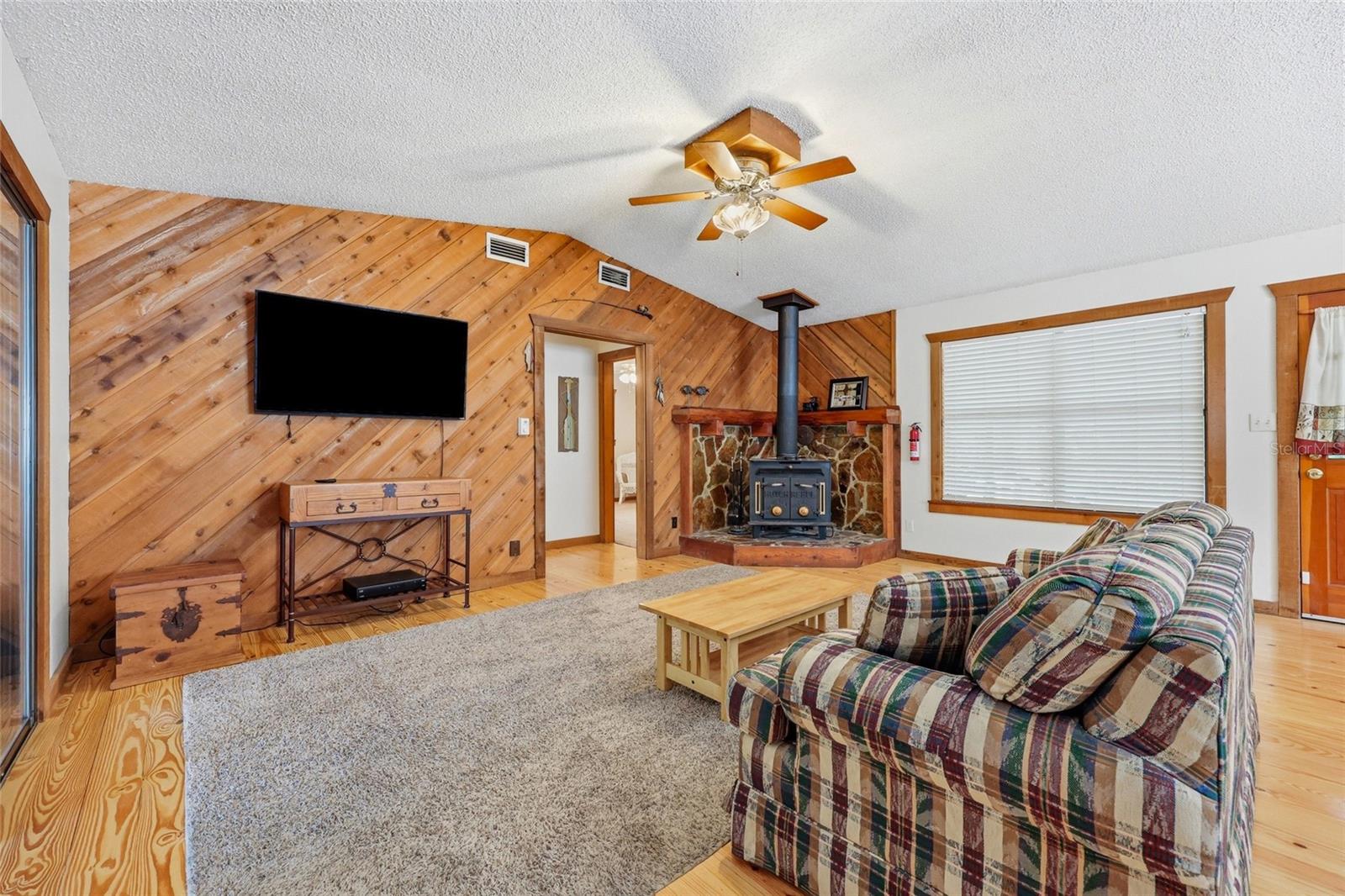 THREE RIVERS ESTATES - Residential