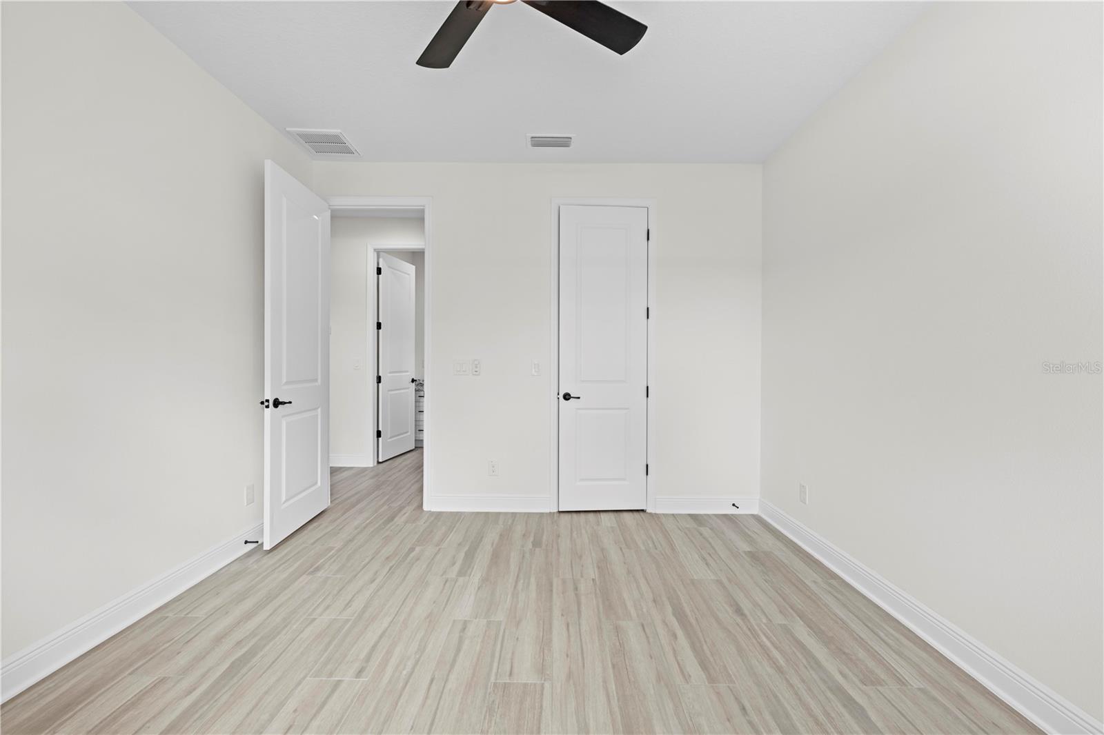 ROYAL HIGHLANDS - Residential