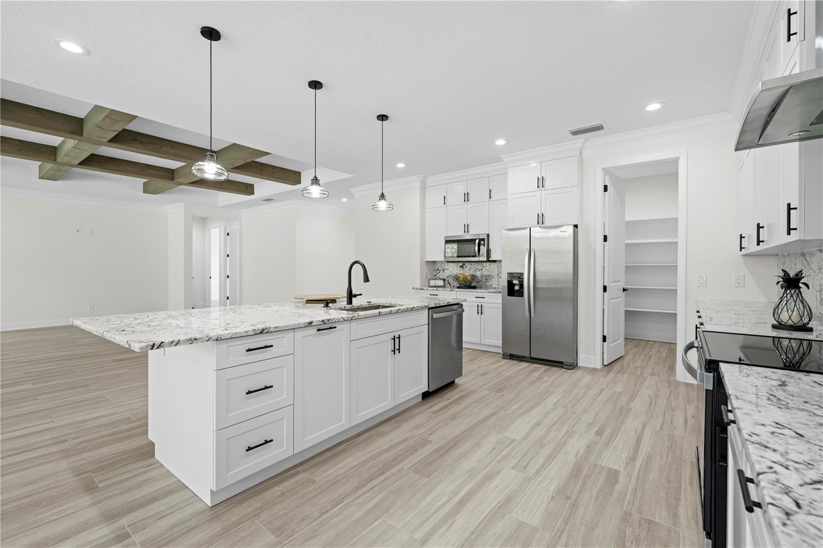 ROYAL HIGHLANDS - Residential