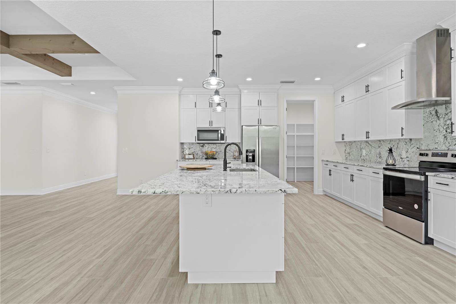 ROYAL HIGHLANDS - Residential