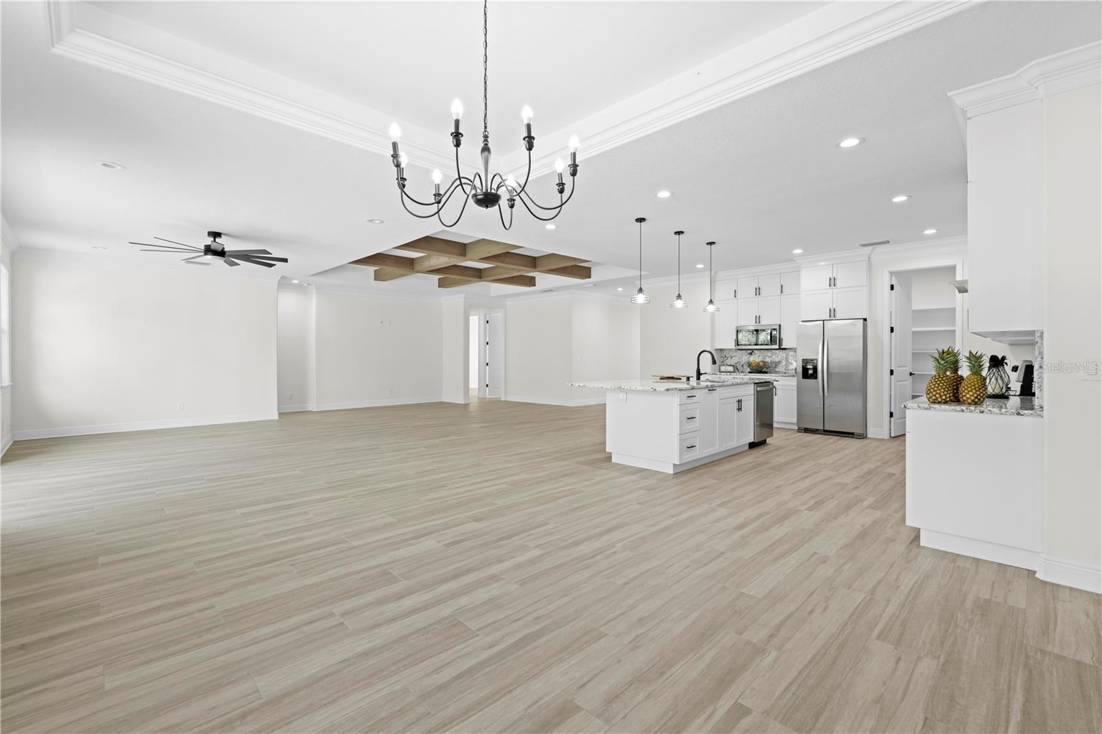 ROYAL HIGHLANDS - Residential