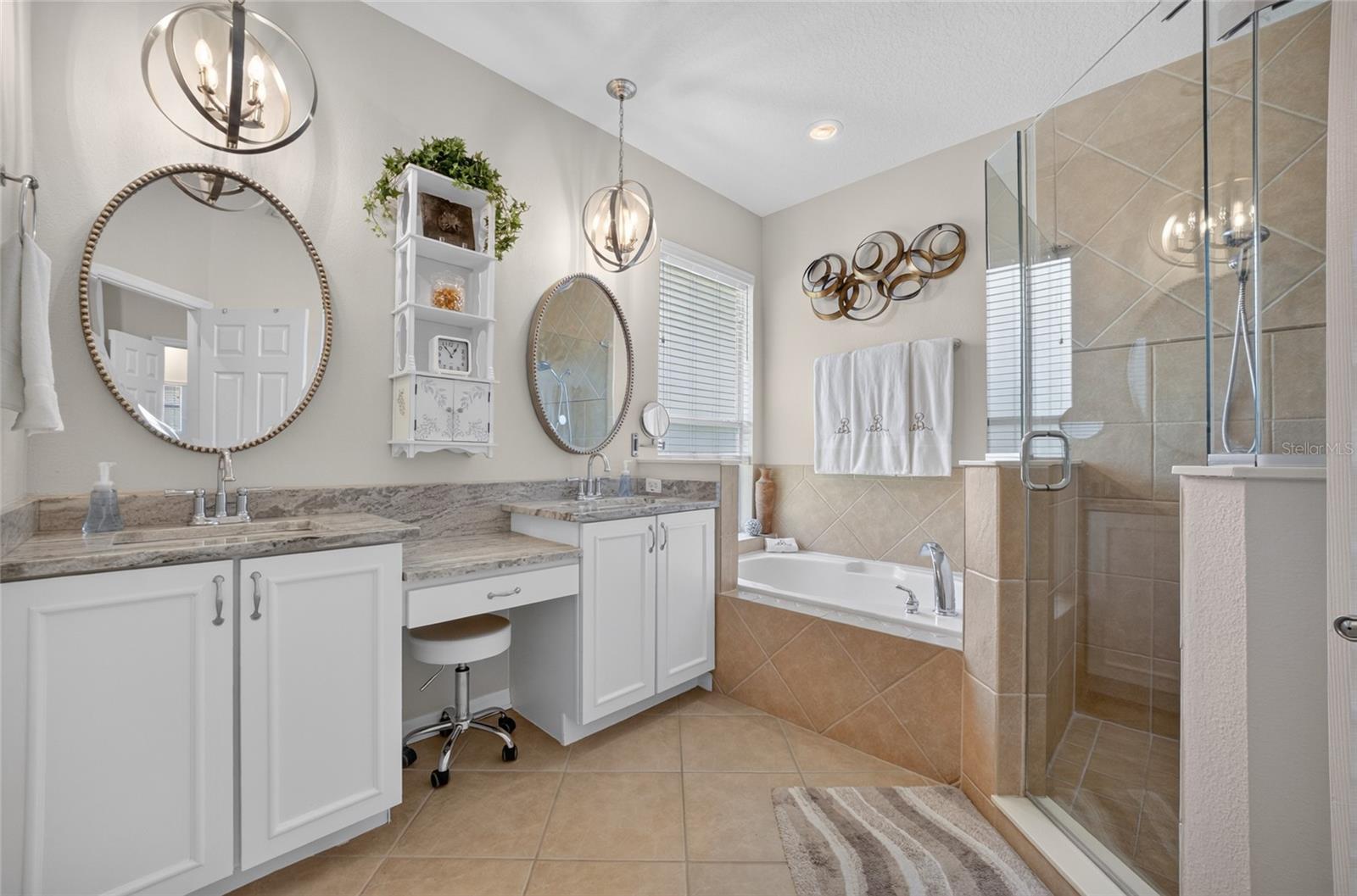 SIGNATURE LAKES/INDEPENDENCE - Residential