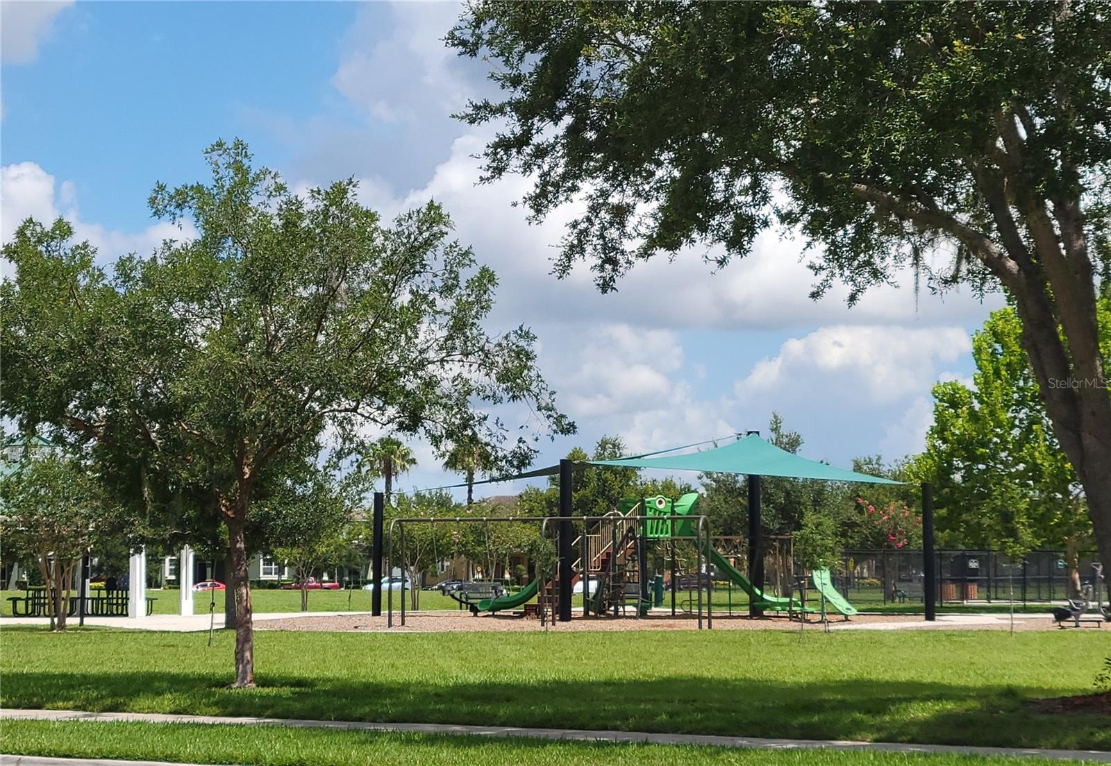 SIGNATURE LAKES/INDEPENDENCE - Residential