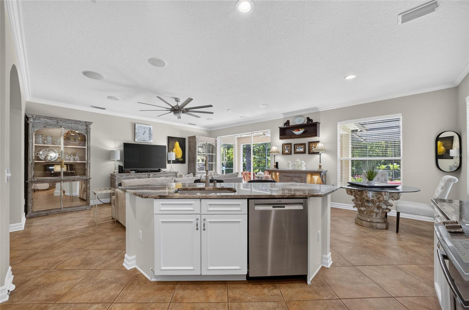 SIGNATURE LAKES/INDEPENDENCE - Residential