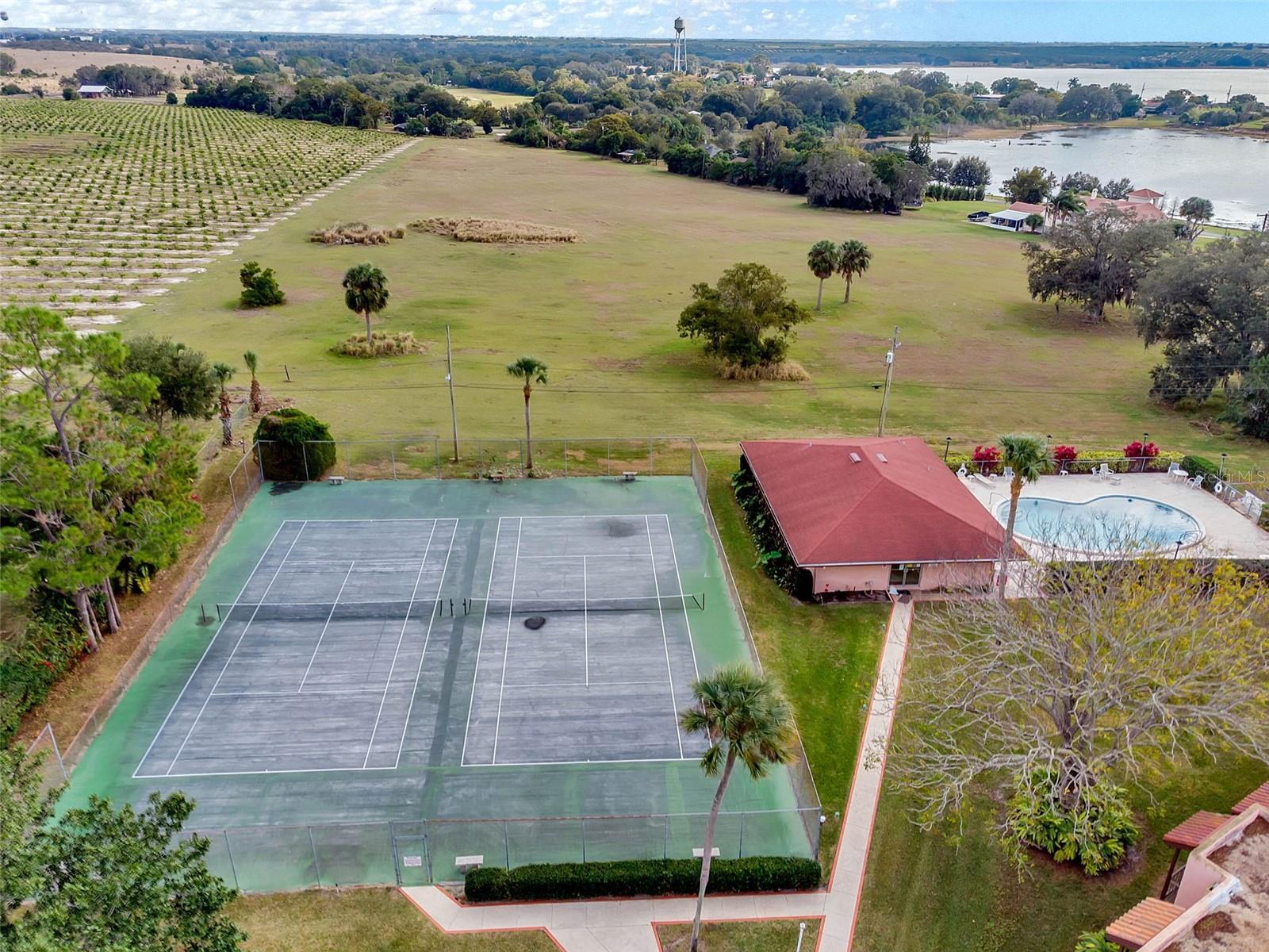 LA CASA CONDO - Residential