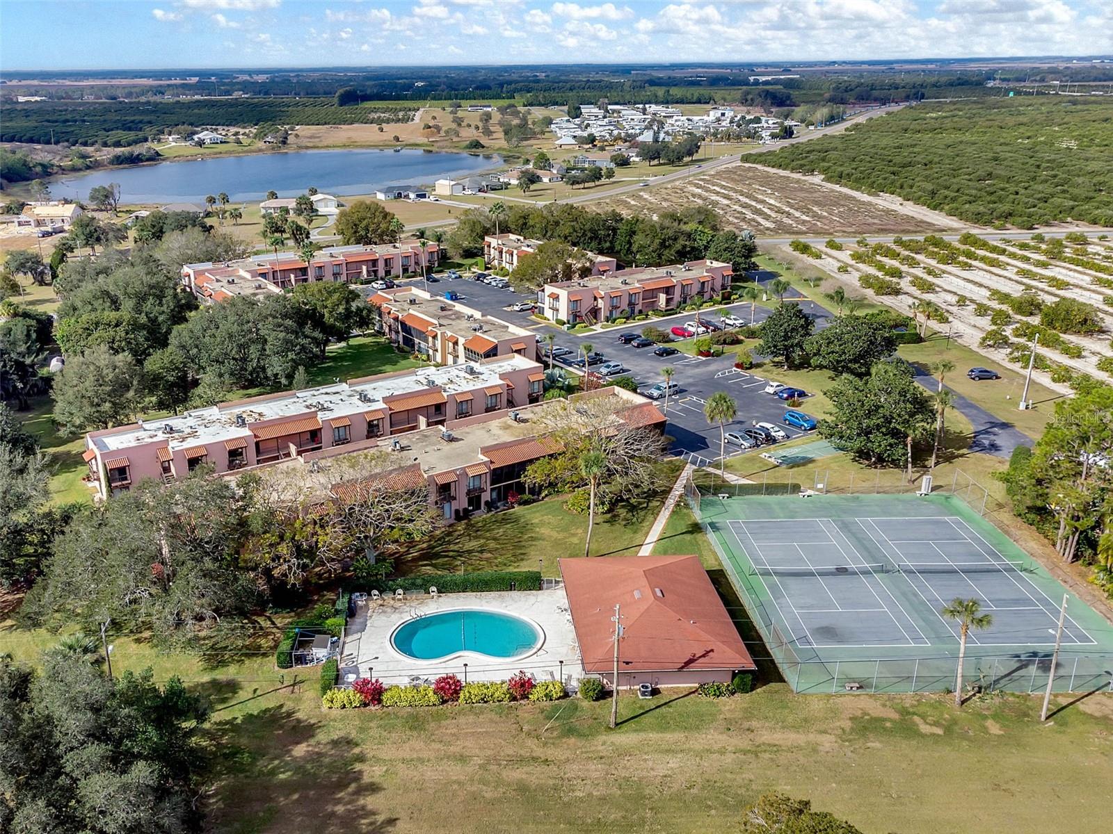LA CASA CONDO - Residential