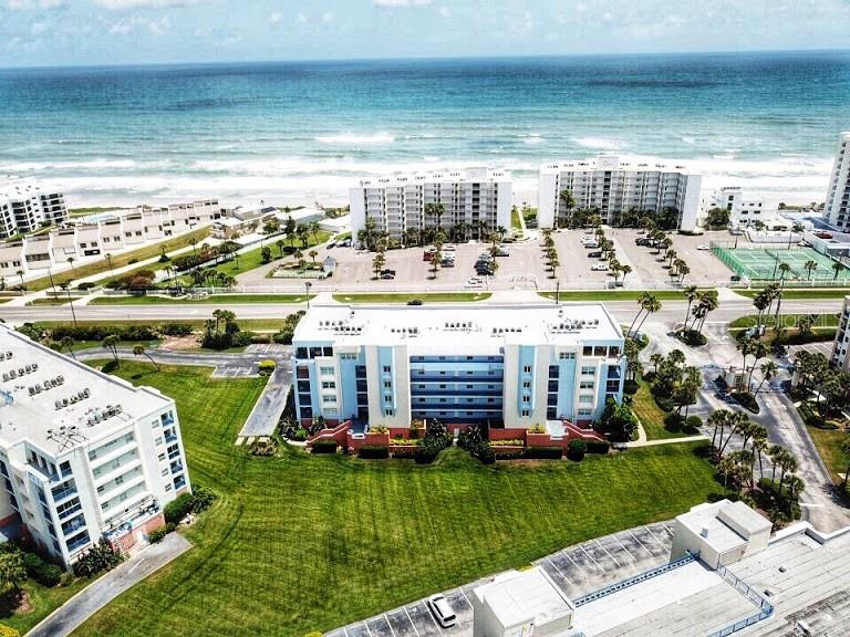 WOW!!! MONEYMAKER!!! This Magnificent sprawling PENTHOUSE on the top floor facing the OCEAN with AWESOME VIEWS. PERFECT timing to secure this beauty before the Snowbird season... This End unit comes complete with Front and rear Balconies for entertaining. 3 Bedrooms, 3 Bathrooms plus an upstairs loft that sleeps 4 more. A Gourmet Kitchen with long granite counters and OPEN Floor plan into the oversized Living Area...See views for miles living the Paradise lifestyle in this RESORT - LIKE GATED community... Estuary views, Pools, Gym, storage, underground parking, and so much more, welcome Home to everything Fun...PLUS THE OCEAN!!! ;Water: City