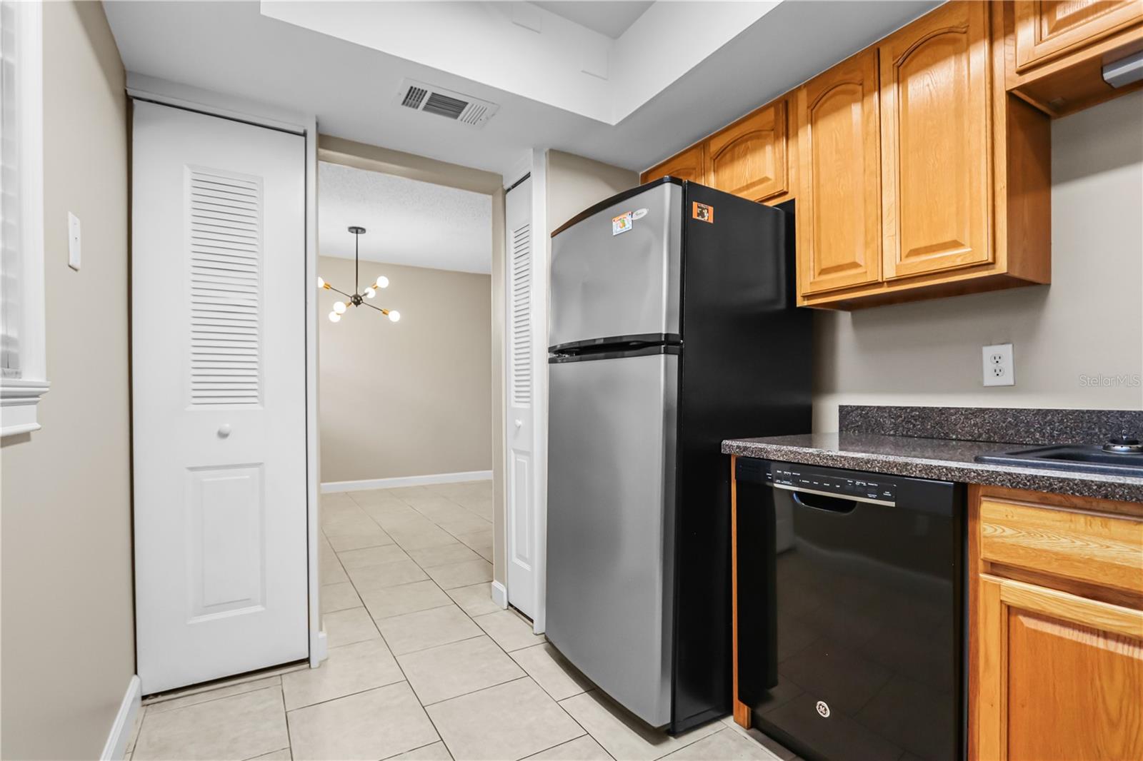 IMPERIAL OAKS CONDO - Residential