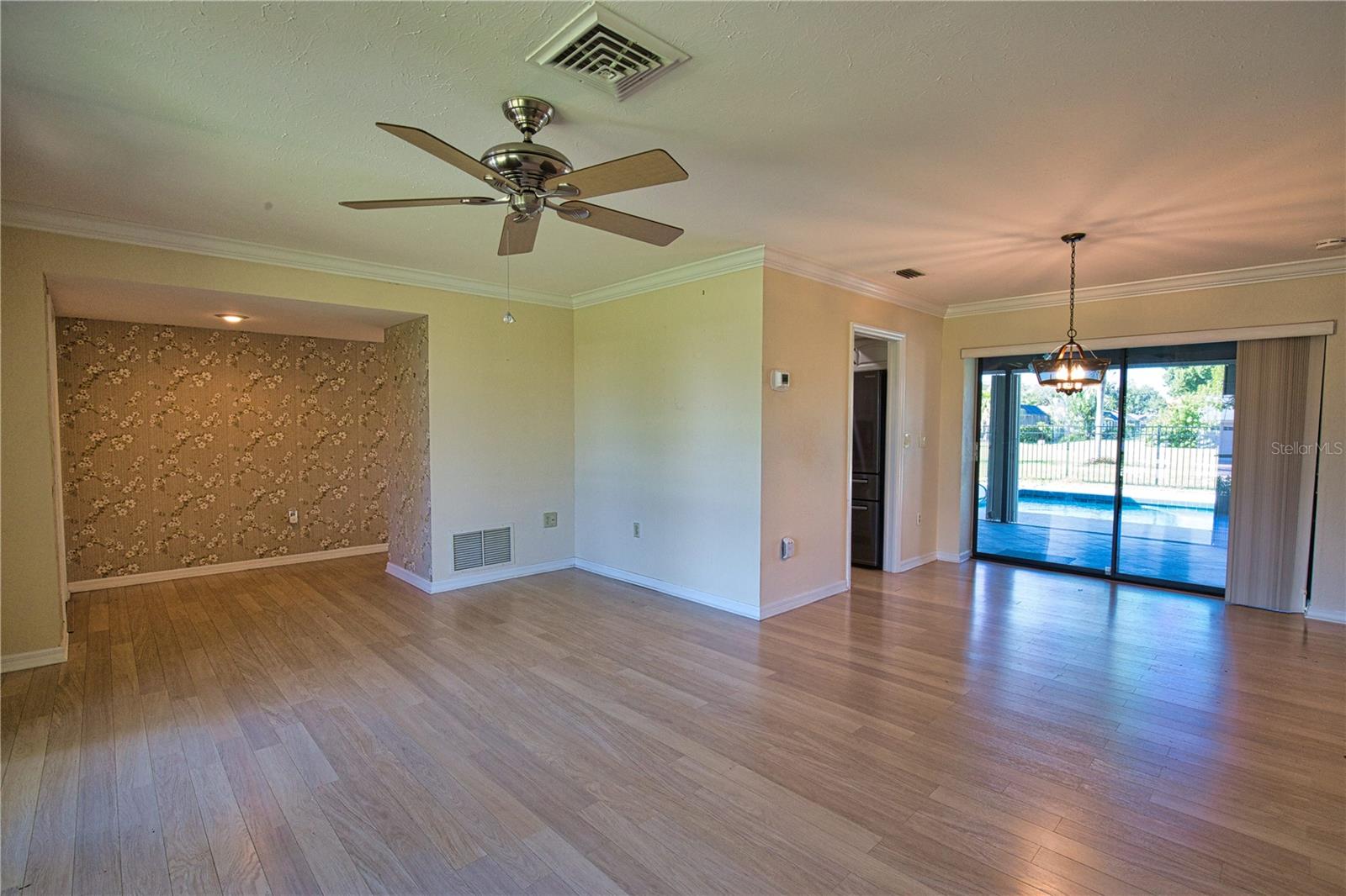 JACARANDA COUNTRY CLUB WEST VILLAGE - Residential