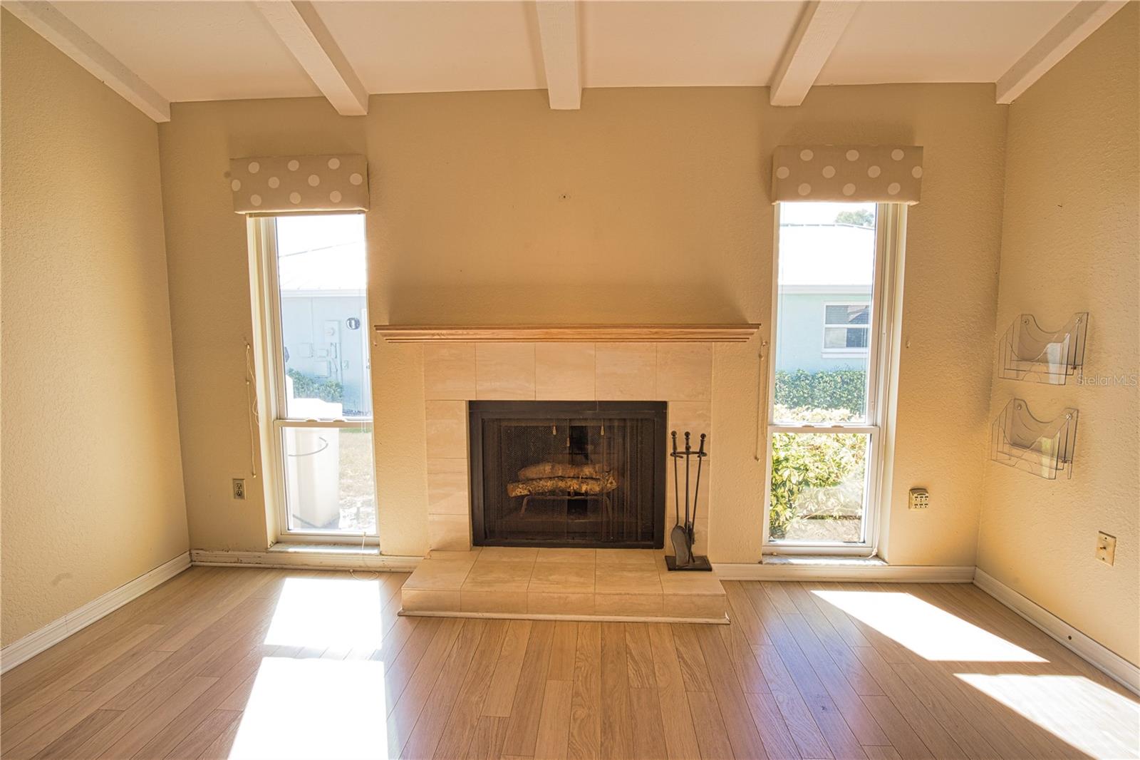 JACARANDA COUNTRY CLUB WEST VILLAGE - Residential