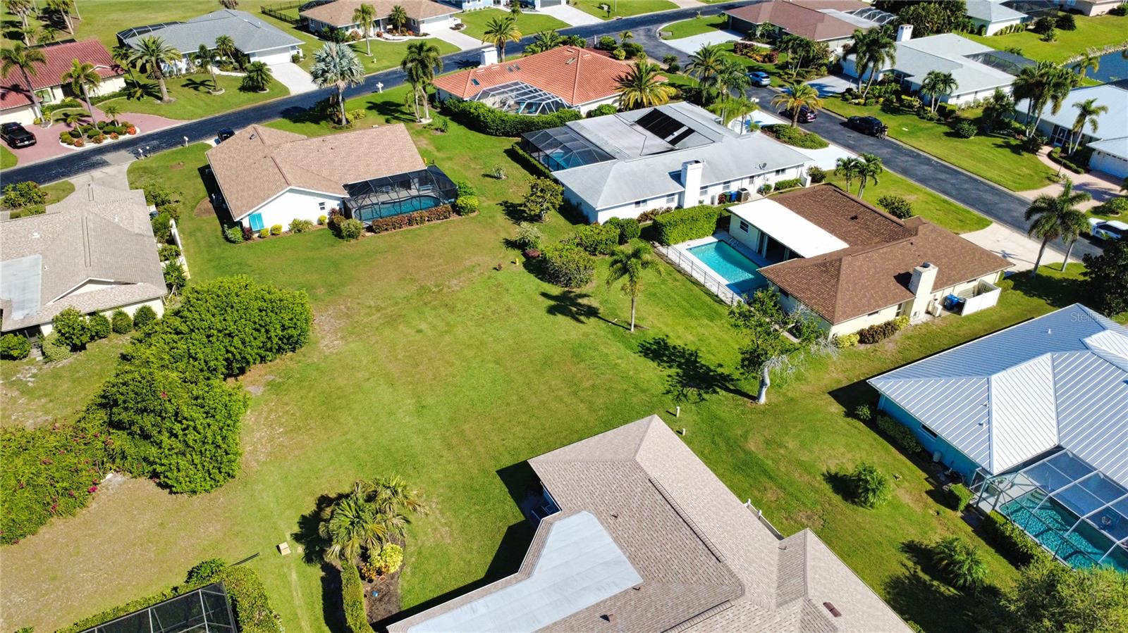 JACARANDA COUNTRY CLUB WEST VILLAGE - Residential