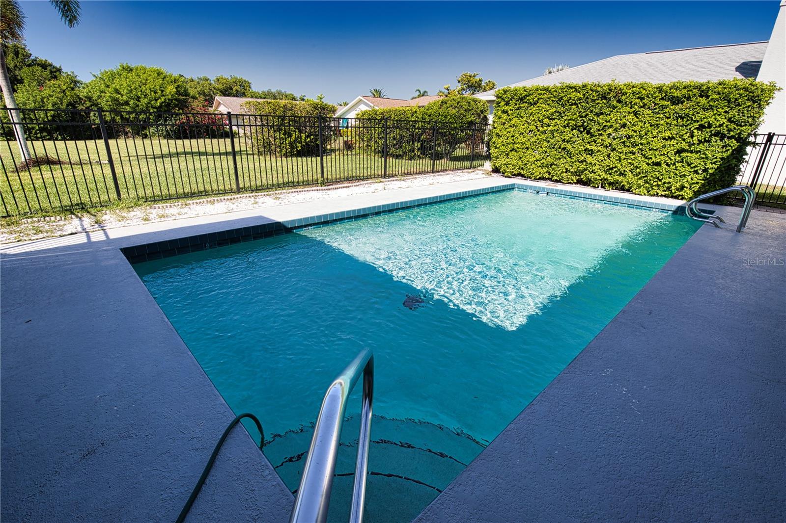 JACARANDA COUNTRY CLUB WEST VILLAGE - Residential