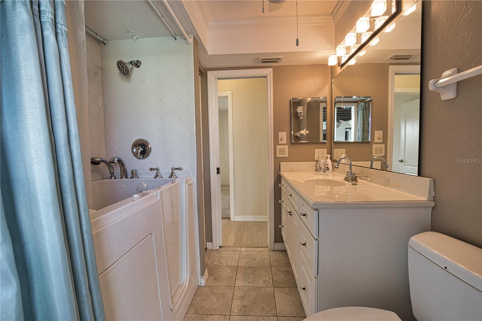 JACARANDA COUNTRY CLUB WEST VILLAGE - Residential