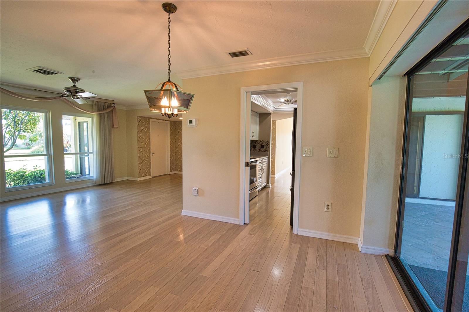 JACARANDA COUNTRY CLUB WEST VILLAGE - Residential