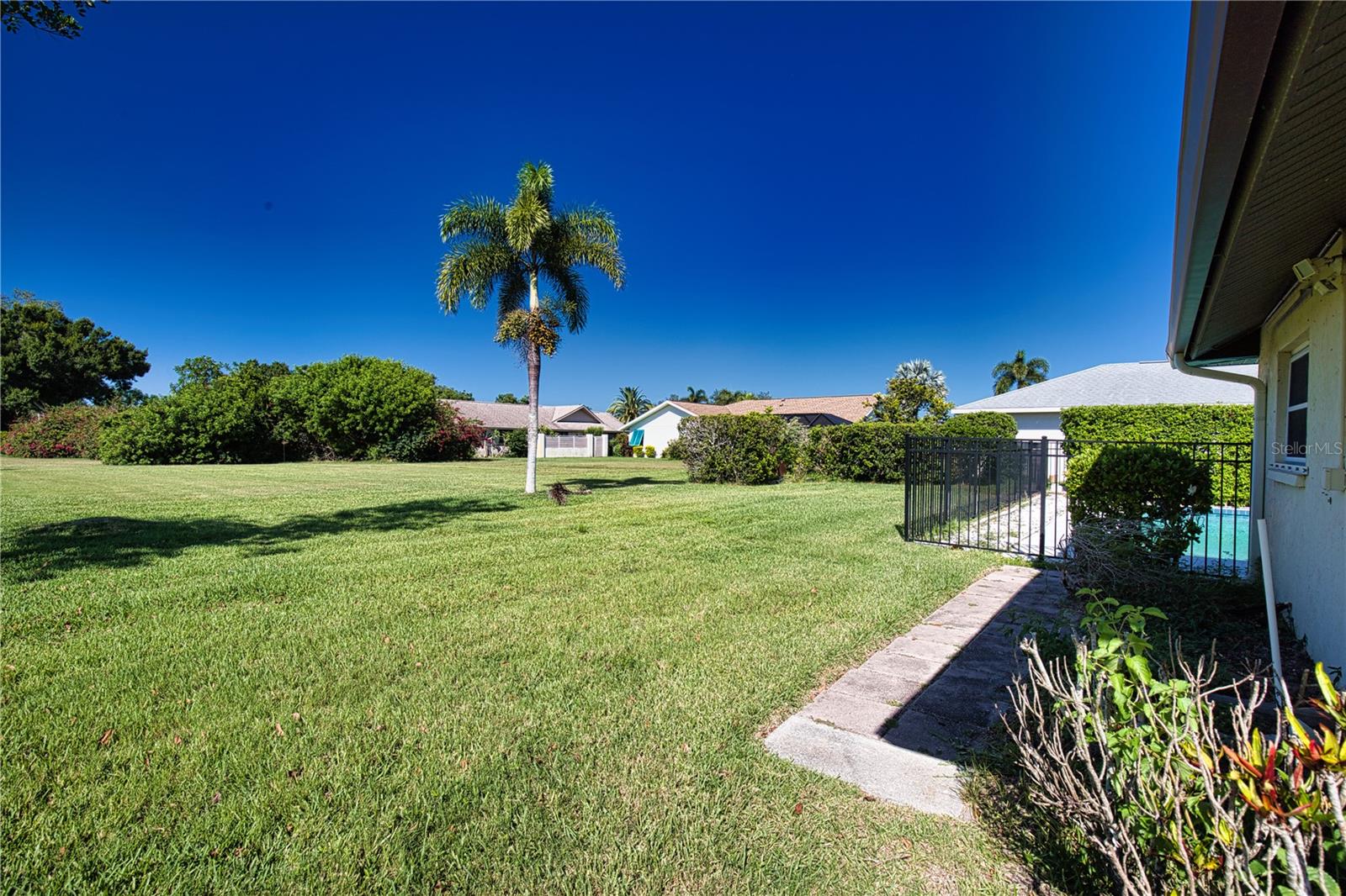 JACARANDA COUNTRY CLUB WEST VILLAGE - Residential