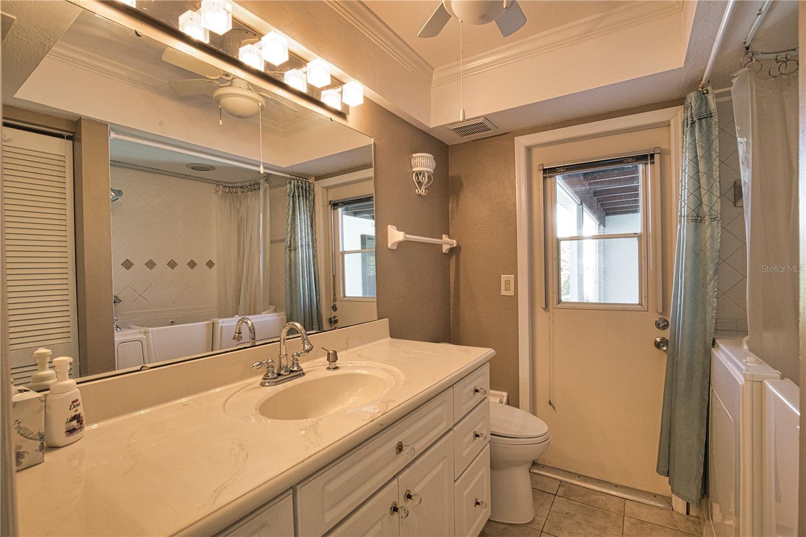 JACARANDA COUNTRY CLUB WEST VILLAGE - Residential