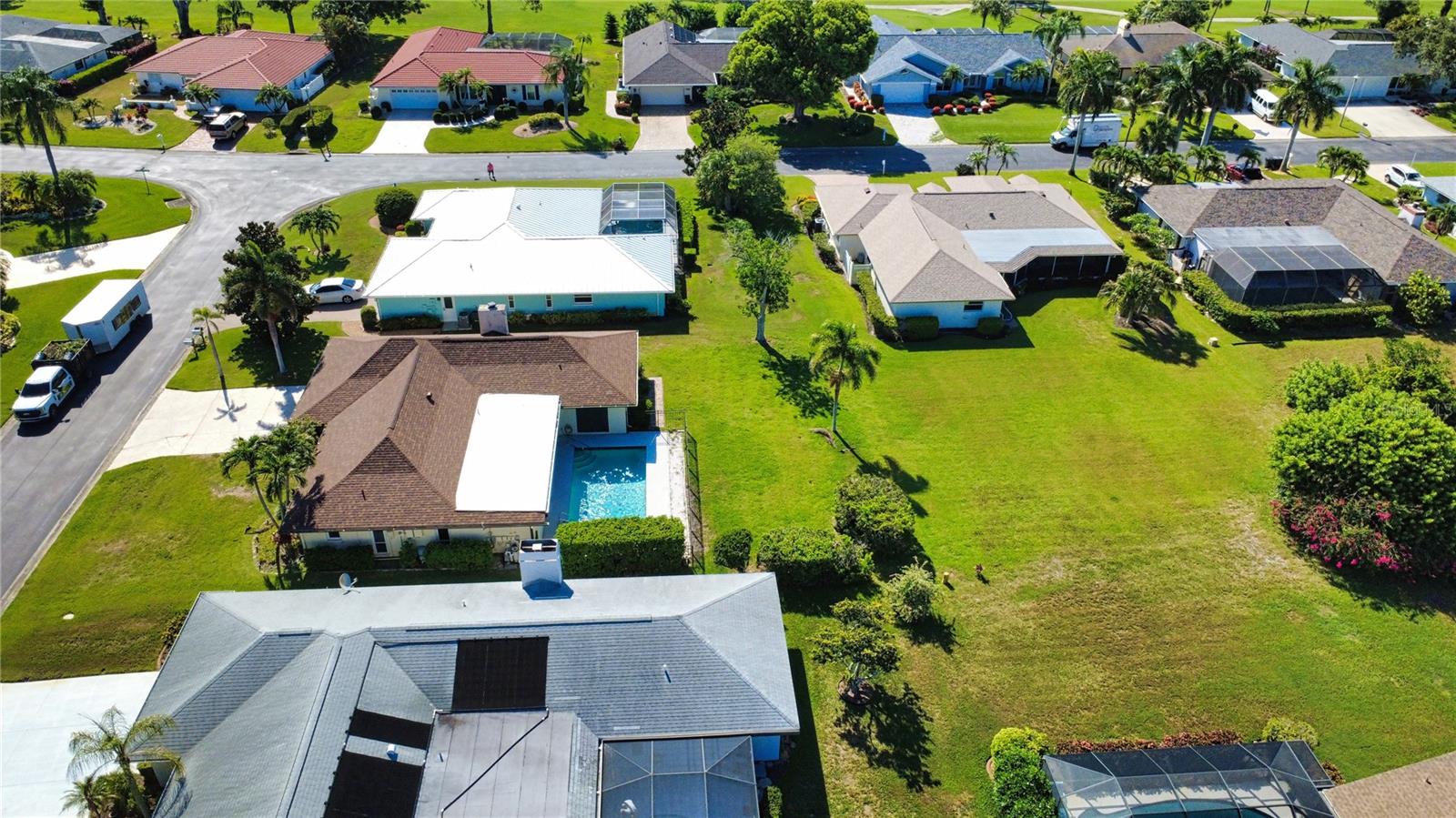 JACARANDA COUNTRY CLUB WEST VILLAGE - Residential