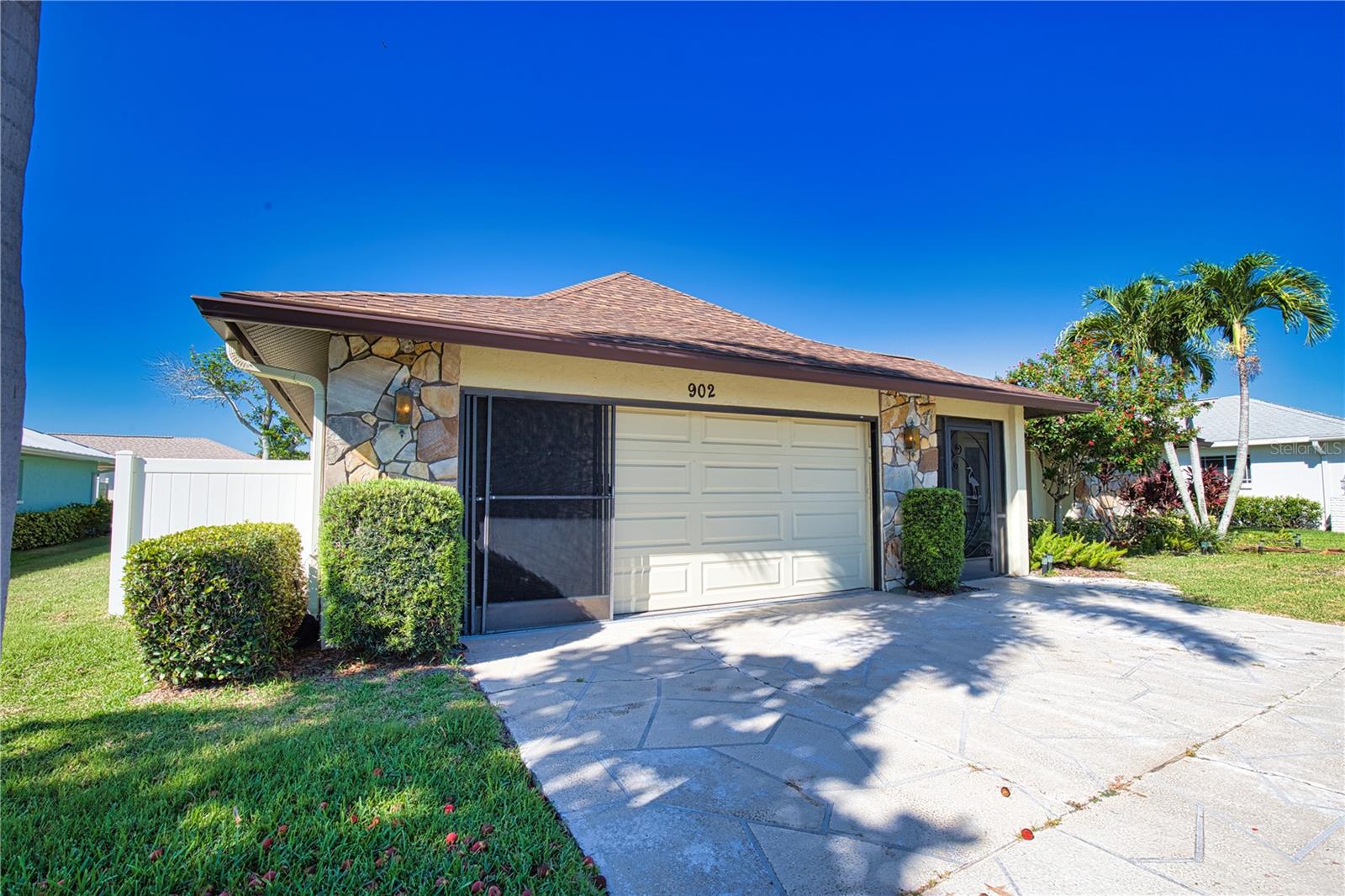 JACARANDA COUNTRY CLUB WEST VILLAGE - Residential