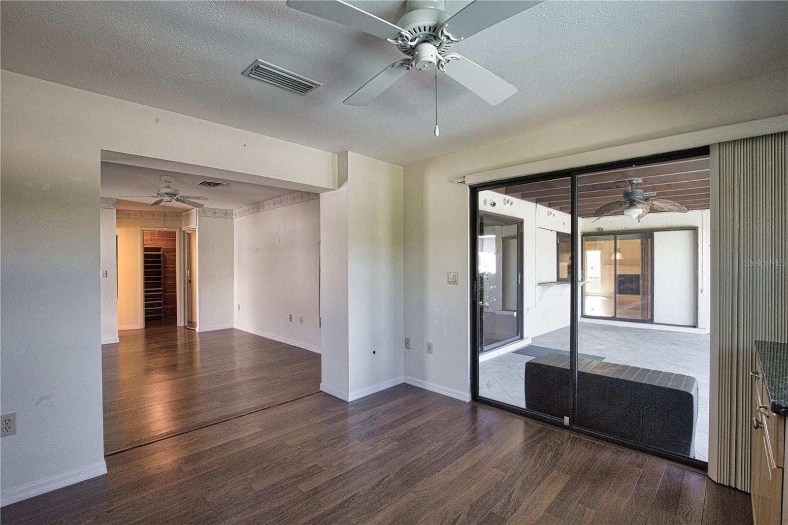 JACARANDA COUNTRY CLUB WEST VILLAGE - Residential