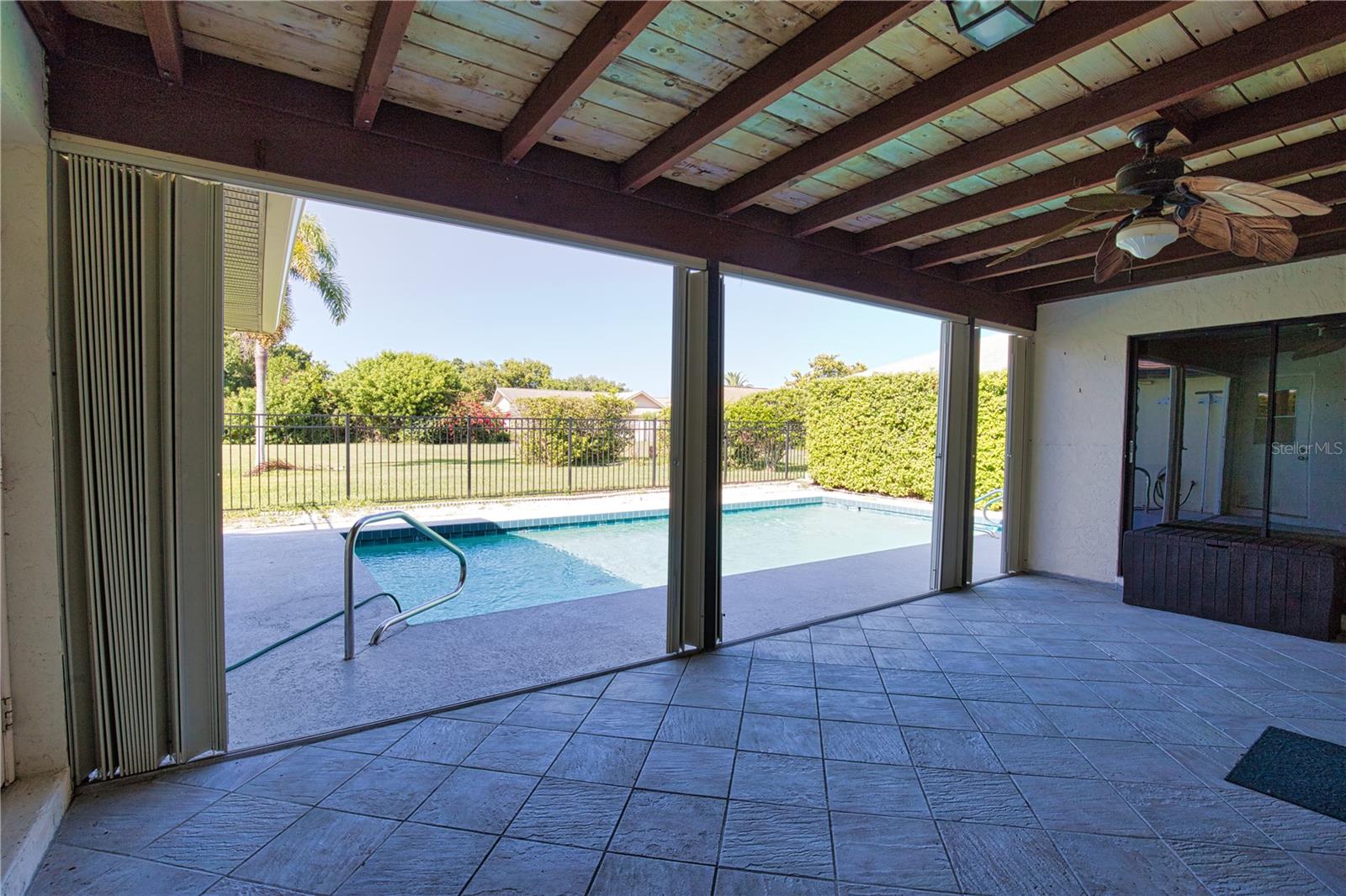 JACARANDA COUNTRY CLUB WEST VILLAGE - Residential