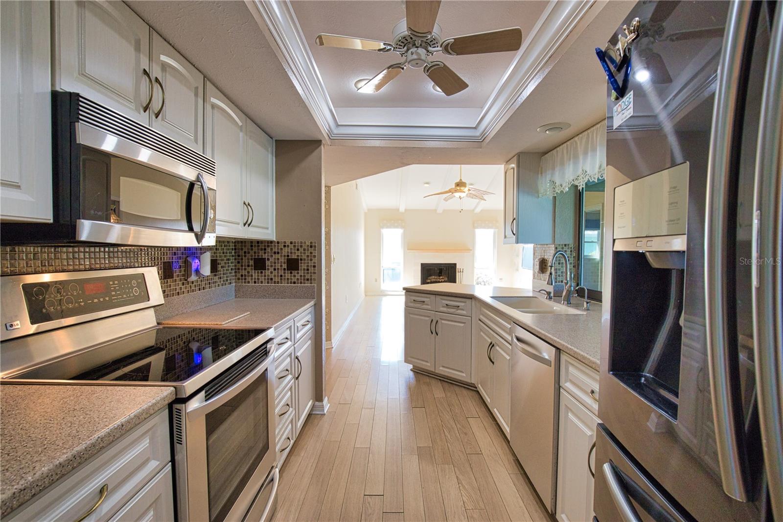 JACARANDA COUNTRY CLUB WEST VILLAGE - Residential