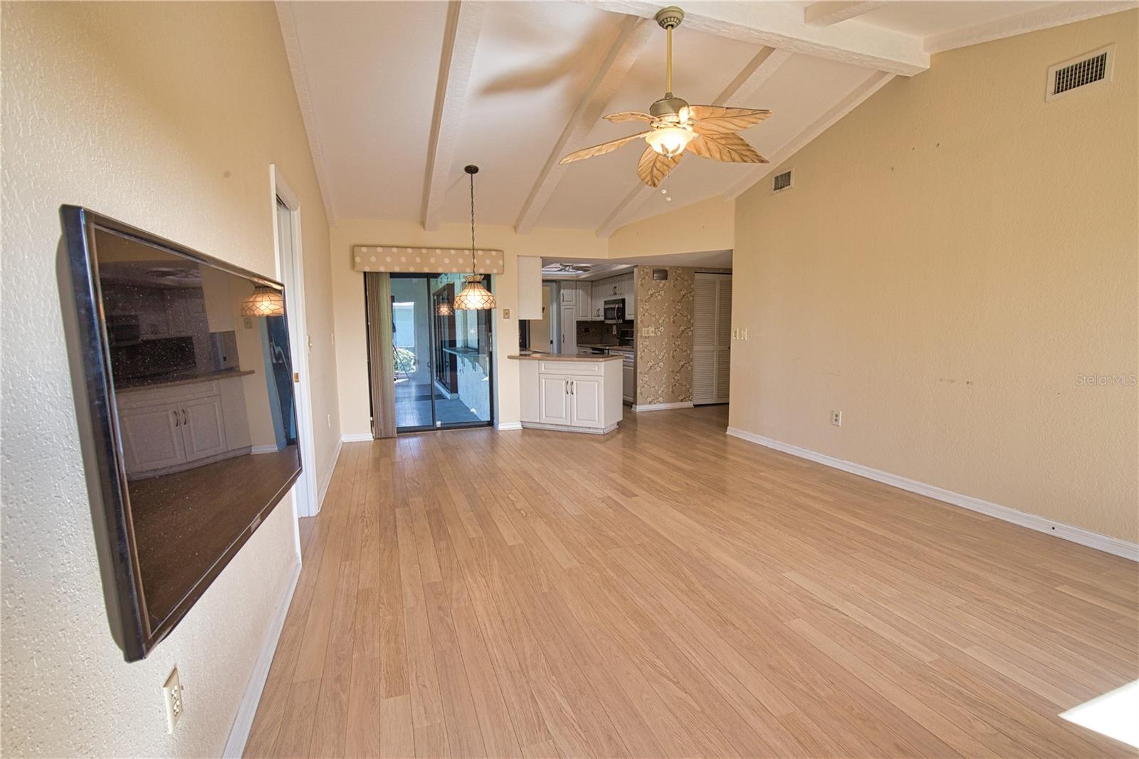 JACARANDA COUNTRY CLUB WEST VILLAGE - Residential