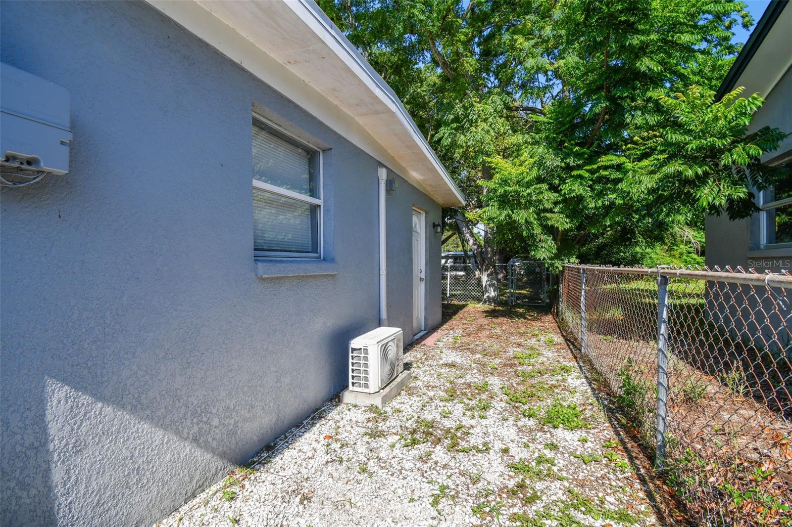 BROWN ACRES - Residential