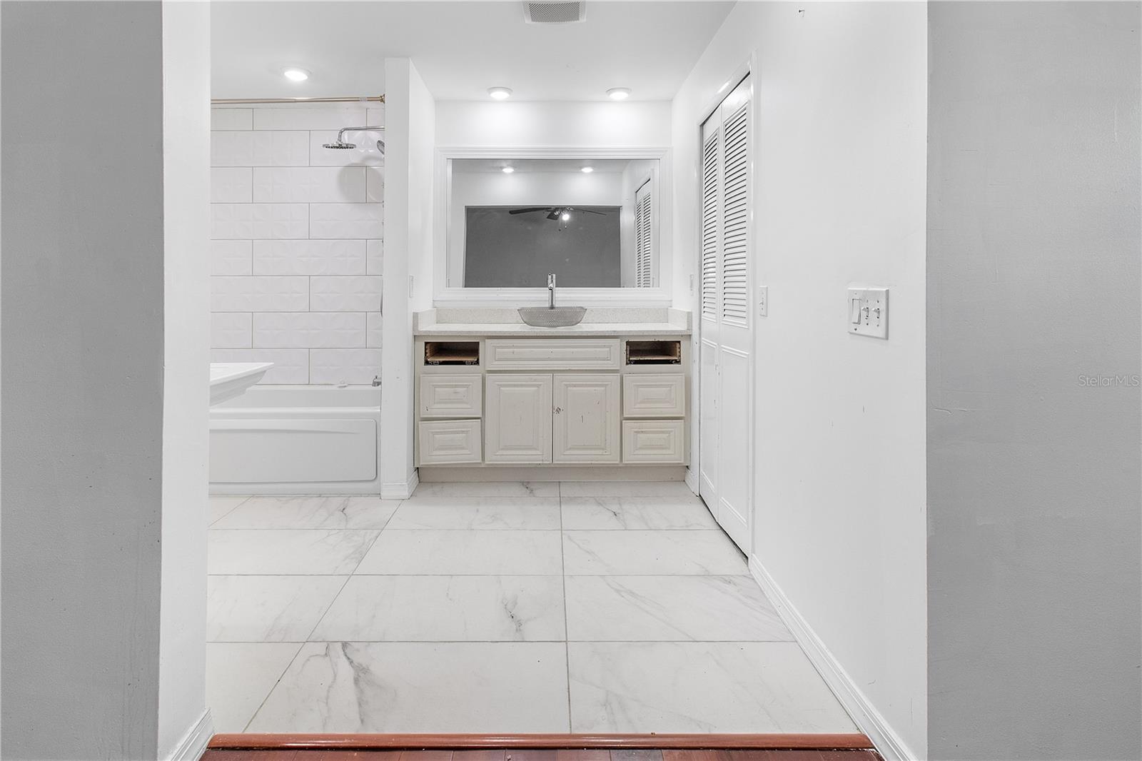 BEL AIRE WOODS SECOND ADD - Residential